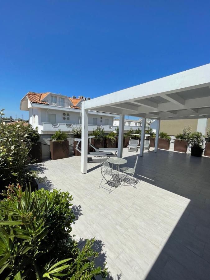 ベラーリア・イジェア・マリーナCasa Plauto Attico Senza Cucina Without Kichenアパートメント エクステリア 写真